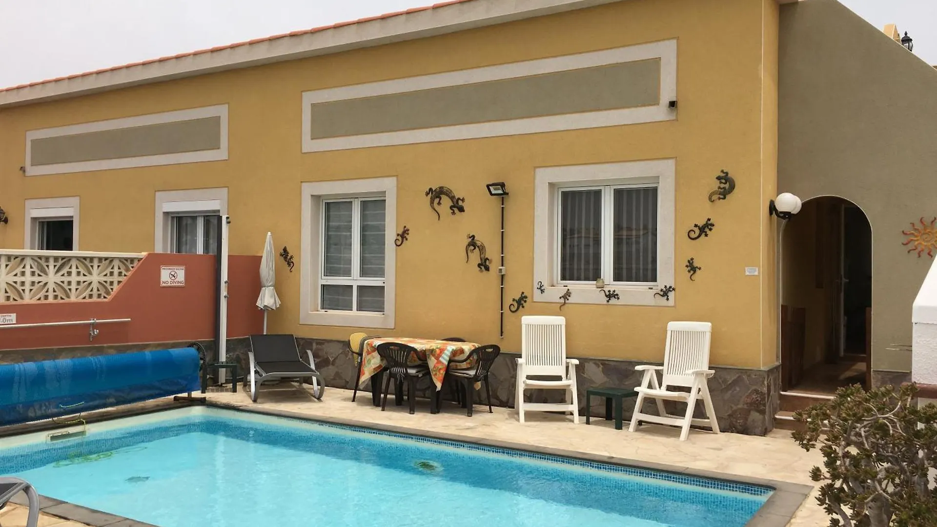 Villa Azure contacts